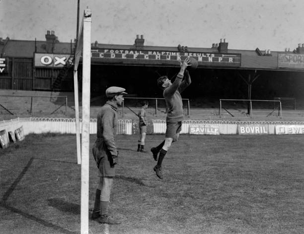 角球与间接任意球的区别：规则细节对比