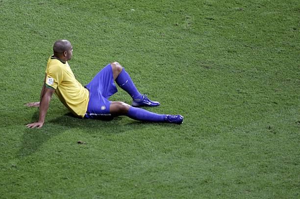 精准制导：世界任意球大师的训练秘籍与心得