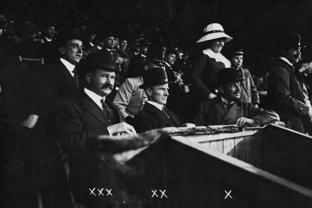 姆巴佩转会巴黎完整视频：天价合同+签字费细节