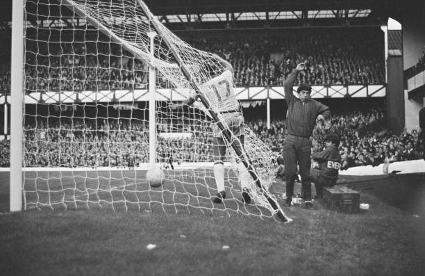 第四官员如何影响比赛？深度解析其幕后工作