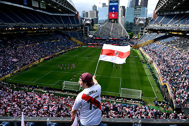 马赛回旋动态图：足球场上的华丽转身艺术