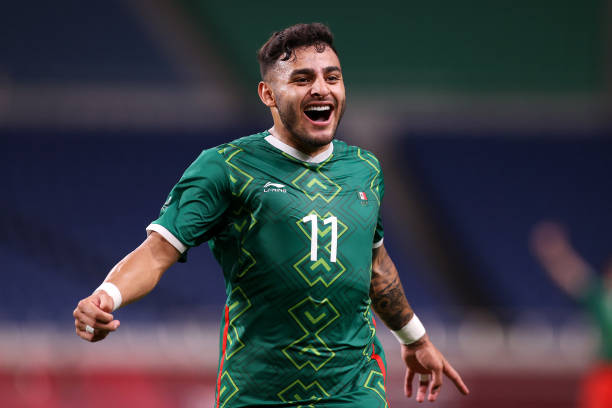 德甲沙拉盘：一个盘子的传奇足球故事