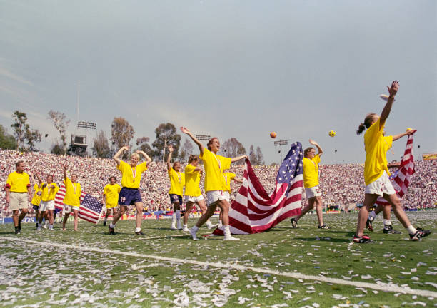 不仅仅是90分钟：足球场外的德波民族情绪与和解