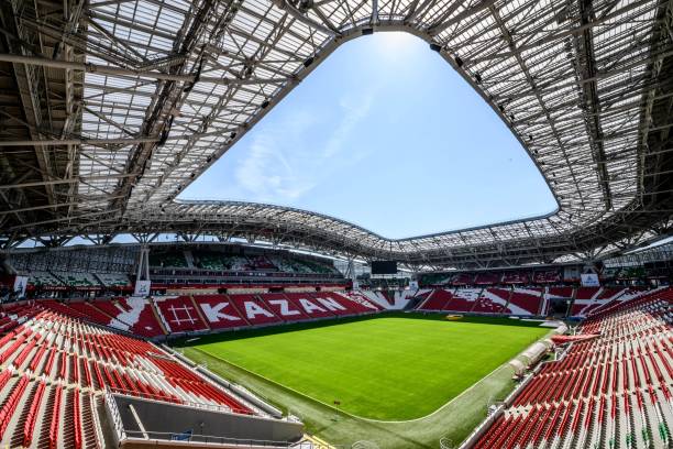 欧冠16强全部出炉：豪门云集，谁能问鼎欧洲之巅？