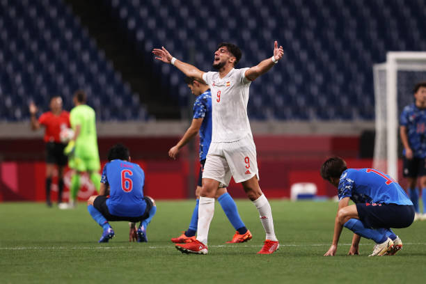 从新手到高手：实况足球8妖人球员选择与培养技巧！