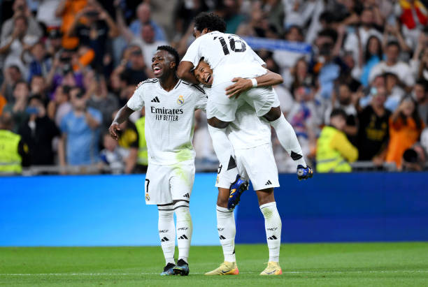 七人制足球场尺寸图：长宽、禁区与罚球区规范