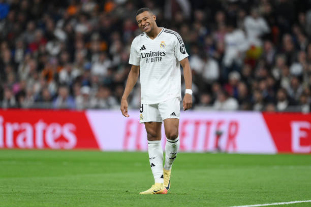 为什么罚球点距离球门线11米？足球规则的演变与科学依据