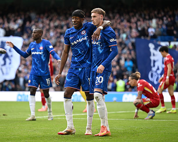 雷速足球比赛阵容公布时间：赛前多久能获取球员名单？