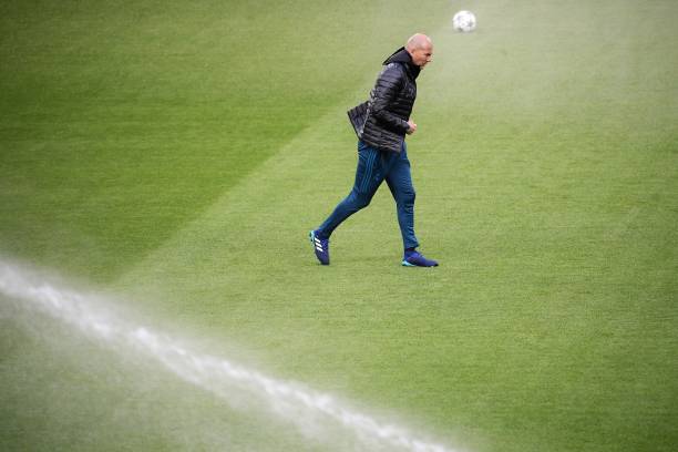 从球场到家庭！莱万多夫斯基如何为妻子庆生？