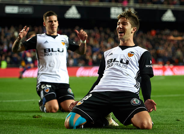 从新星到传奇：帽子戏法球星成长之路