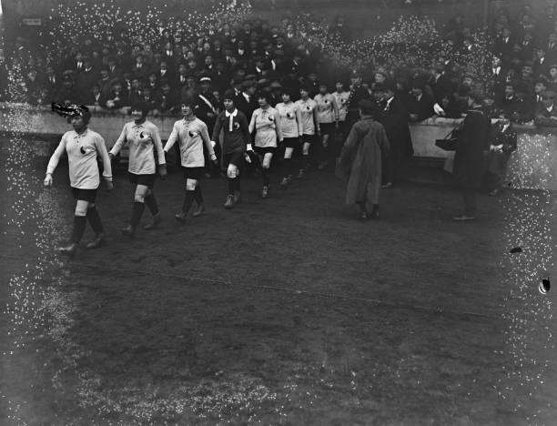 足球比赛冷门分析：如何识别潜在爆冷场次？