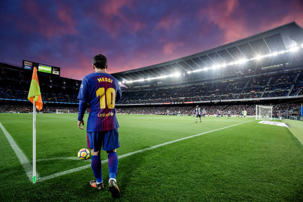 尤西比奥在国家队和俱乐部分别踢什么位置？