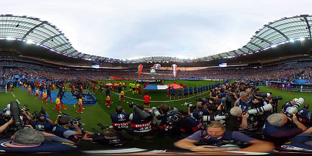 足球双雄体型分析：梅西的灵活vsC罗的力量