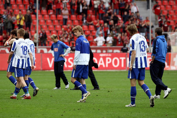 恒大足球亚洲杯夺冠，中国足球迎来历史性突破