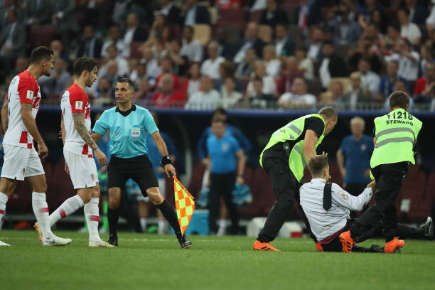 间接任意球位置与防守布置的关联性分析