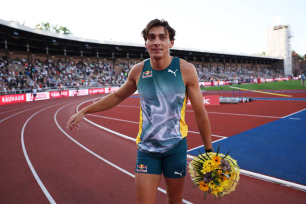 跳远助跑与起跳衔接技巧：视频教学全解析