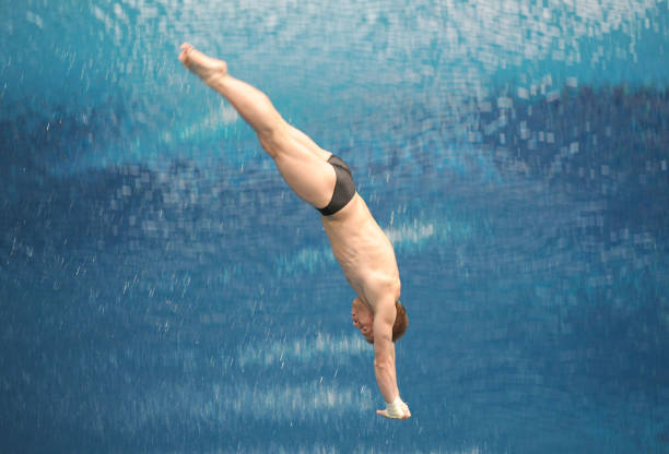 跳高世界纪录的挑战者：谁最接近目前的多少米纪录？