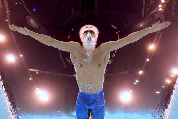 游泳教练资格证费用明细：培训费、考试费及其他潜在开销