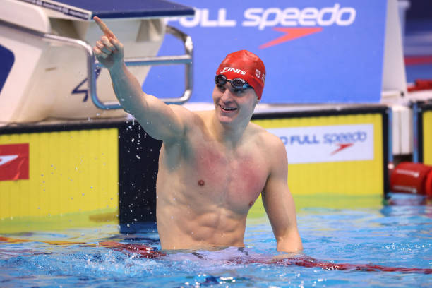 中国游泳队再创辉煌！4×100米接力夺冠，为国争光！