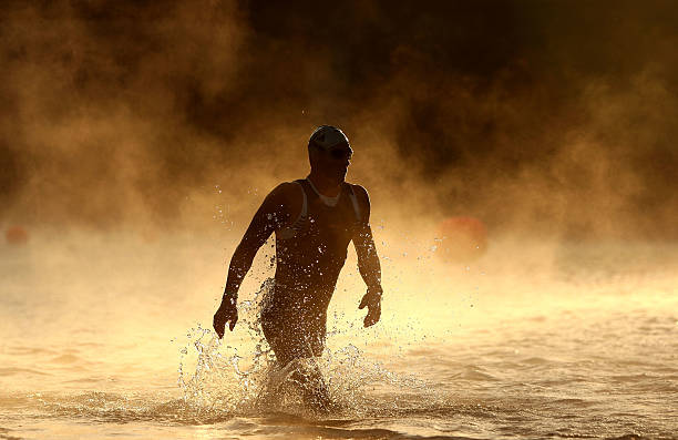 游泳姿势精讲视频：标准动作分解与练习