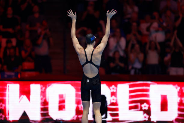 游泳姿势的演变：从古代泳法到现代竞技游泳