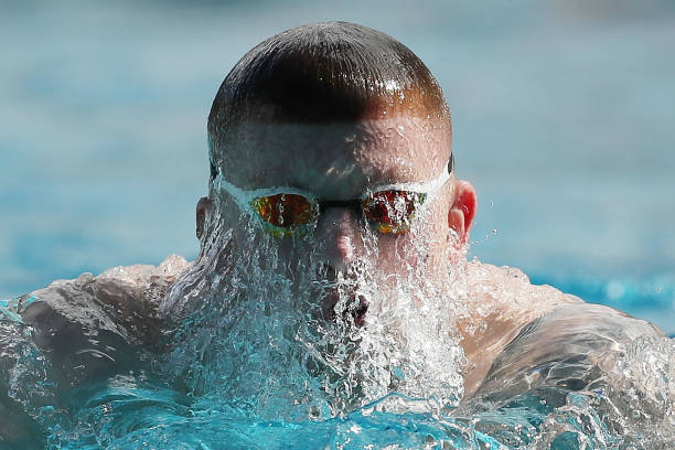 如何报名游泳教练考试？详细步骤来了