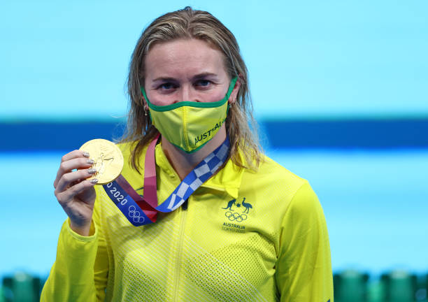 游泳比赛精彩瞬间：世界冠军的完美转身