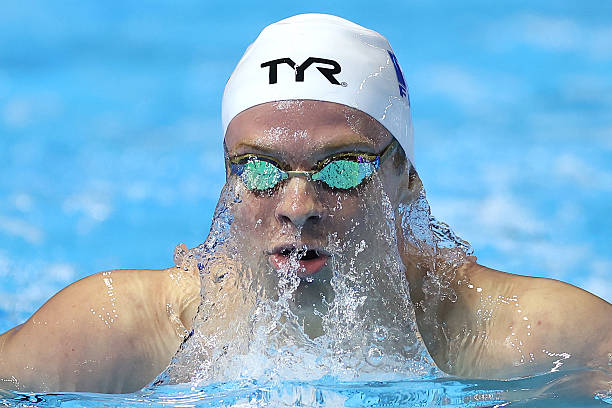 蛙泳呼吸技巧：如何配合动作保持节奏