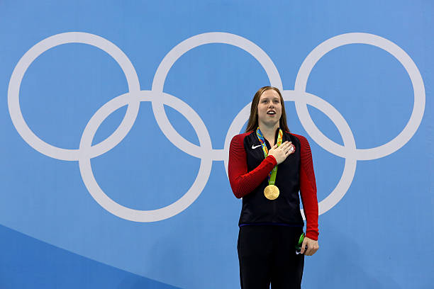 女孩子游泳的好处与坏处：如何科学安排训练计划