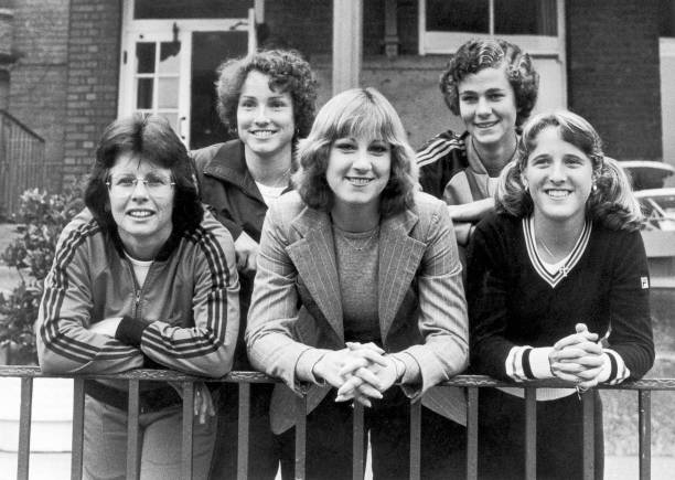 网球旋转球技术大全：上旋与下旋的详细图解