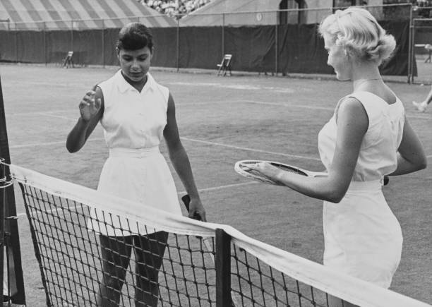 网球比赛30-40的比分下，发球方是谁？