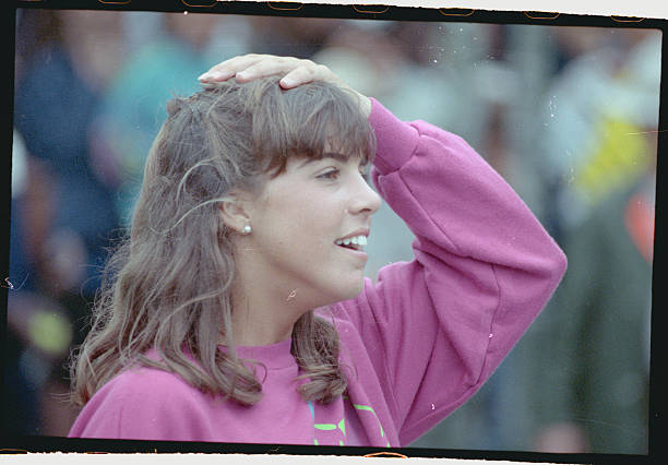 解读网球压线手势：裁判员的专业信号解析