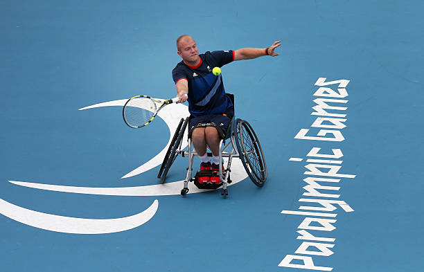 红土场上的名人堂：法网球场命名与网球传奇人物的关联