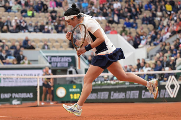 刷球动作分解：掌握网球旋转的关键步骤