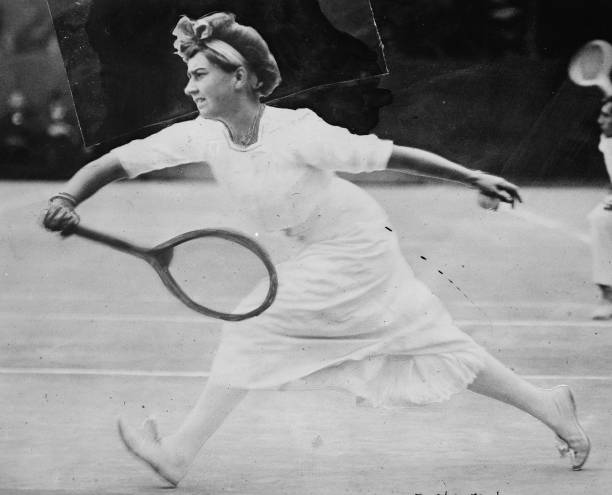 板式网球场地尺寸解析：长度、宽度及网高标准