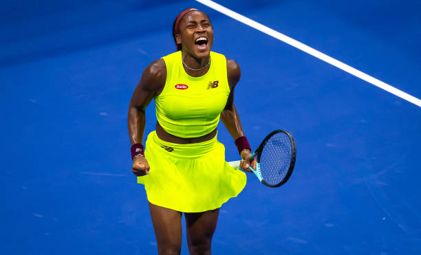 网球上旋击球的力学原理与实战应用