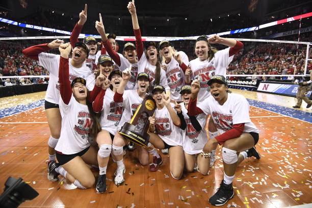 魏秋月真实年龄引猜测，这些照片透露了关键信息