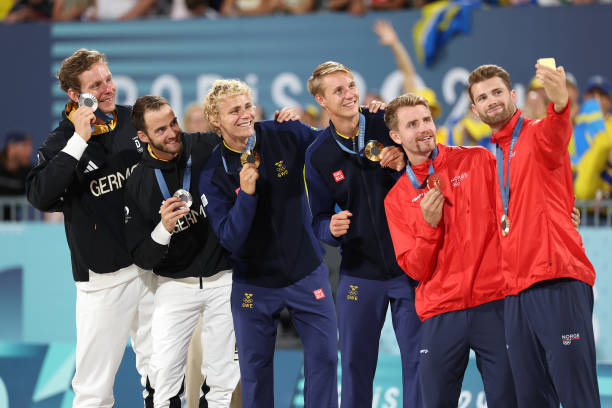 魏秋月平安生产，女排黄金一代再添喜事