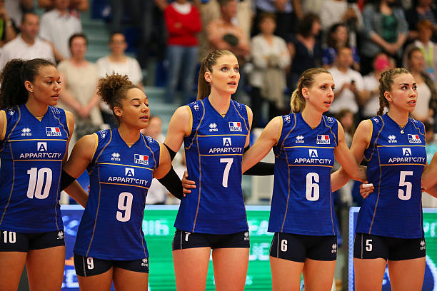 初中排球体能训练：增强弹跳力和反应速度