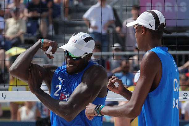 排球入门教学：学生如何快速提升技术水平