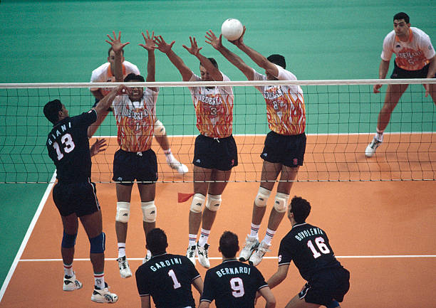 气排球与排球的器材差异：球、网高与场地尺寸详解