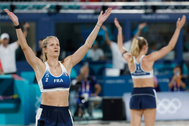 排球比赛每局可以要求几次暂停？