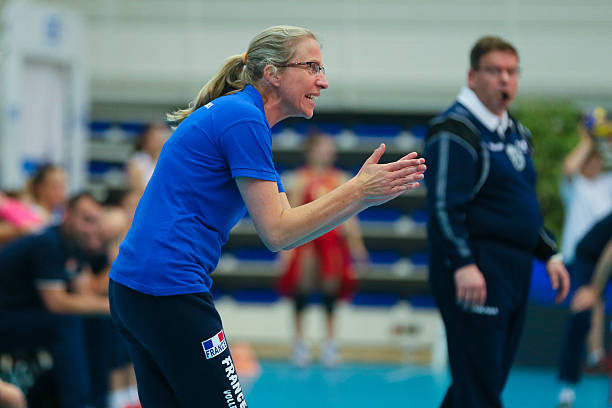 排球站位图解：六人制比赛中的常见阵型与变化