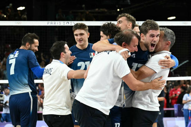 排球比赛中过中线规则的重要性