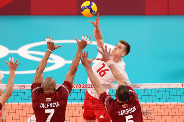 排球常见犯规与失误：避免比赛中不必要的失分