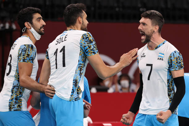 郑益昕发球直接得分，关键时刻力挽狂澜