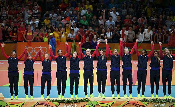 中考排球考试技巧揭秘：专业教练亲自示范教学