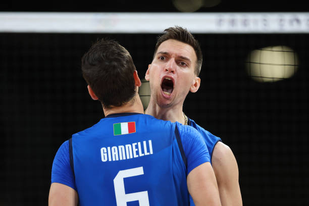 九人制排球场地训练与比赛用球网规格