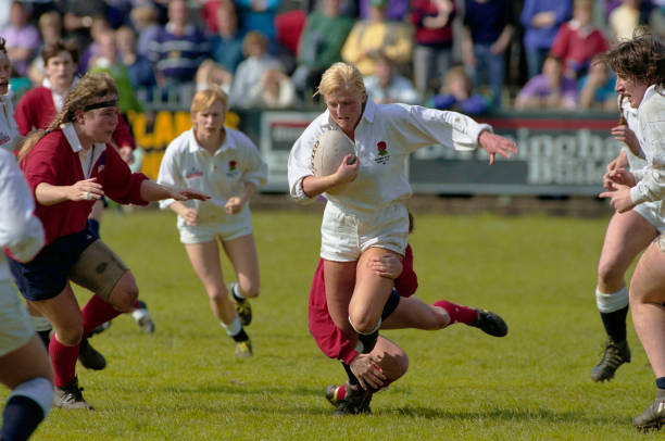 为什么2021欧洲杯选择在多个国家举办？