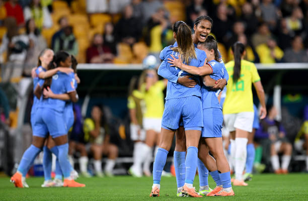 2030世界杯主办国一览：赛事筹备进展与挑战